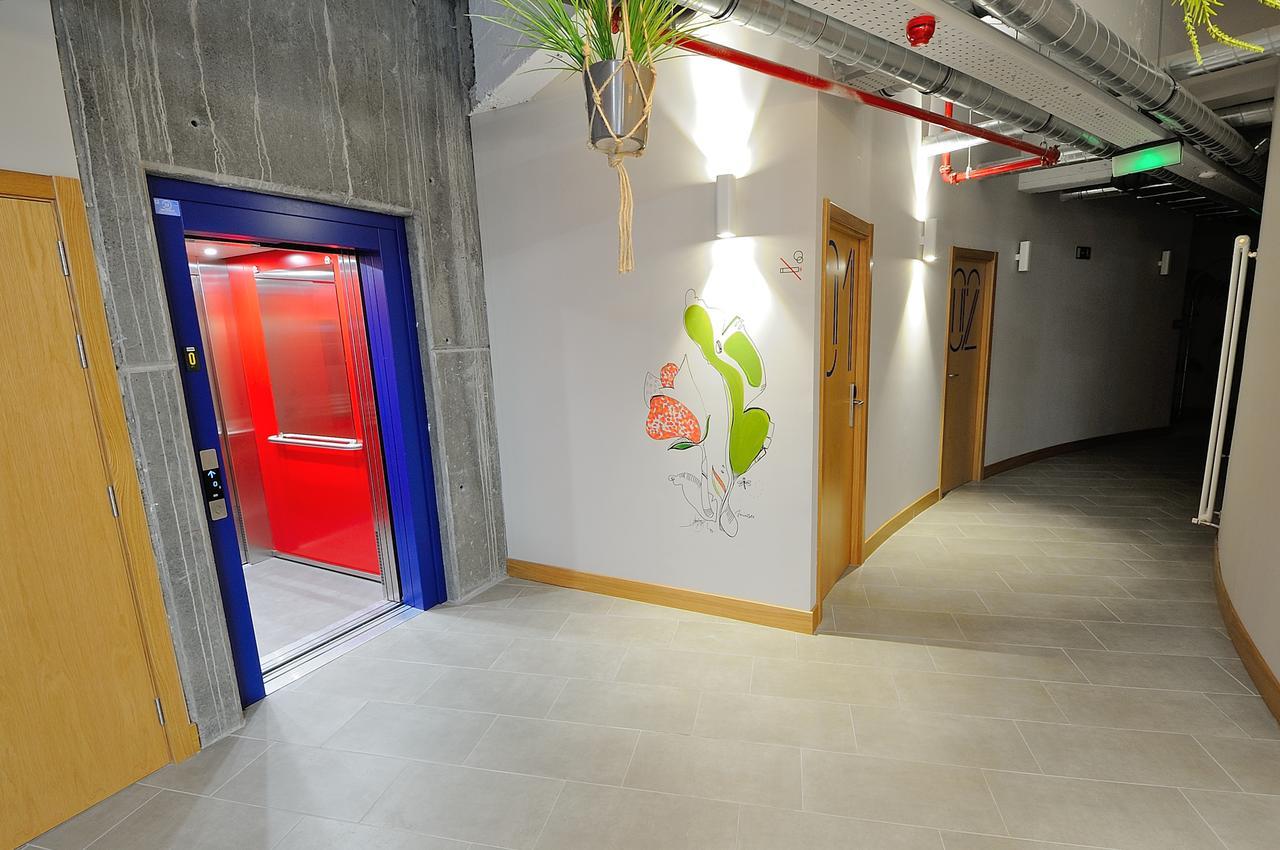 Egunon Bilbao Hostel Buitenkant foto