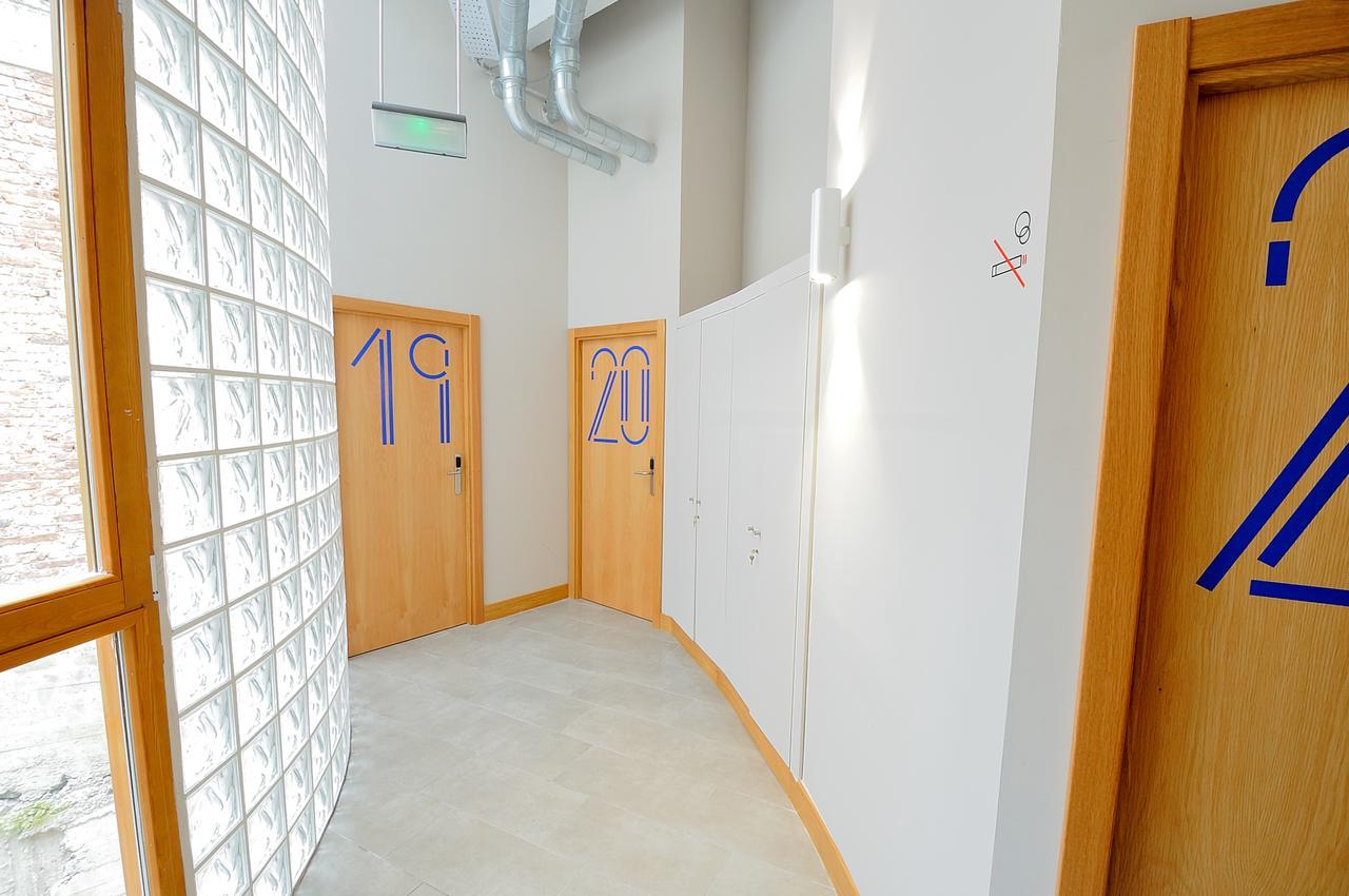 Egunon Bilbao Hostel Buitenkant foto