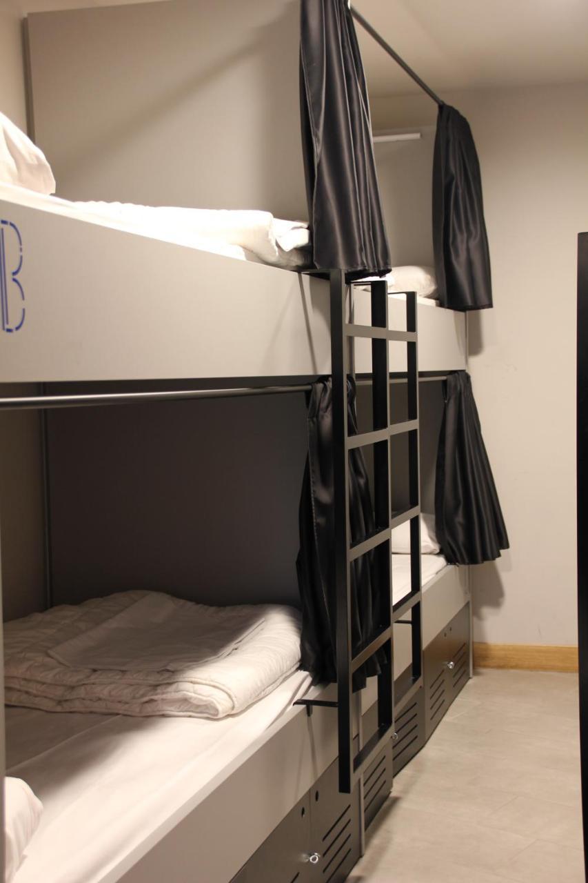 Egunon Bilbao Hostel Buitenkant foto